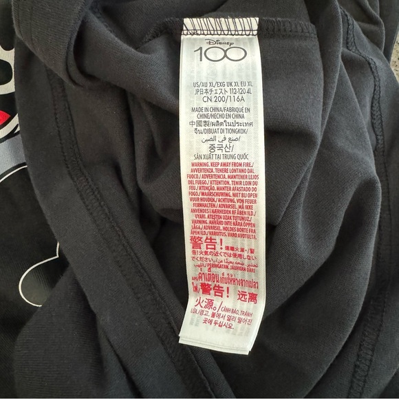 Oswald The Lucky Rabbit Burst Tee Unisex Size XL Disney Parks World Mickey NWT - Picture 8 of 8